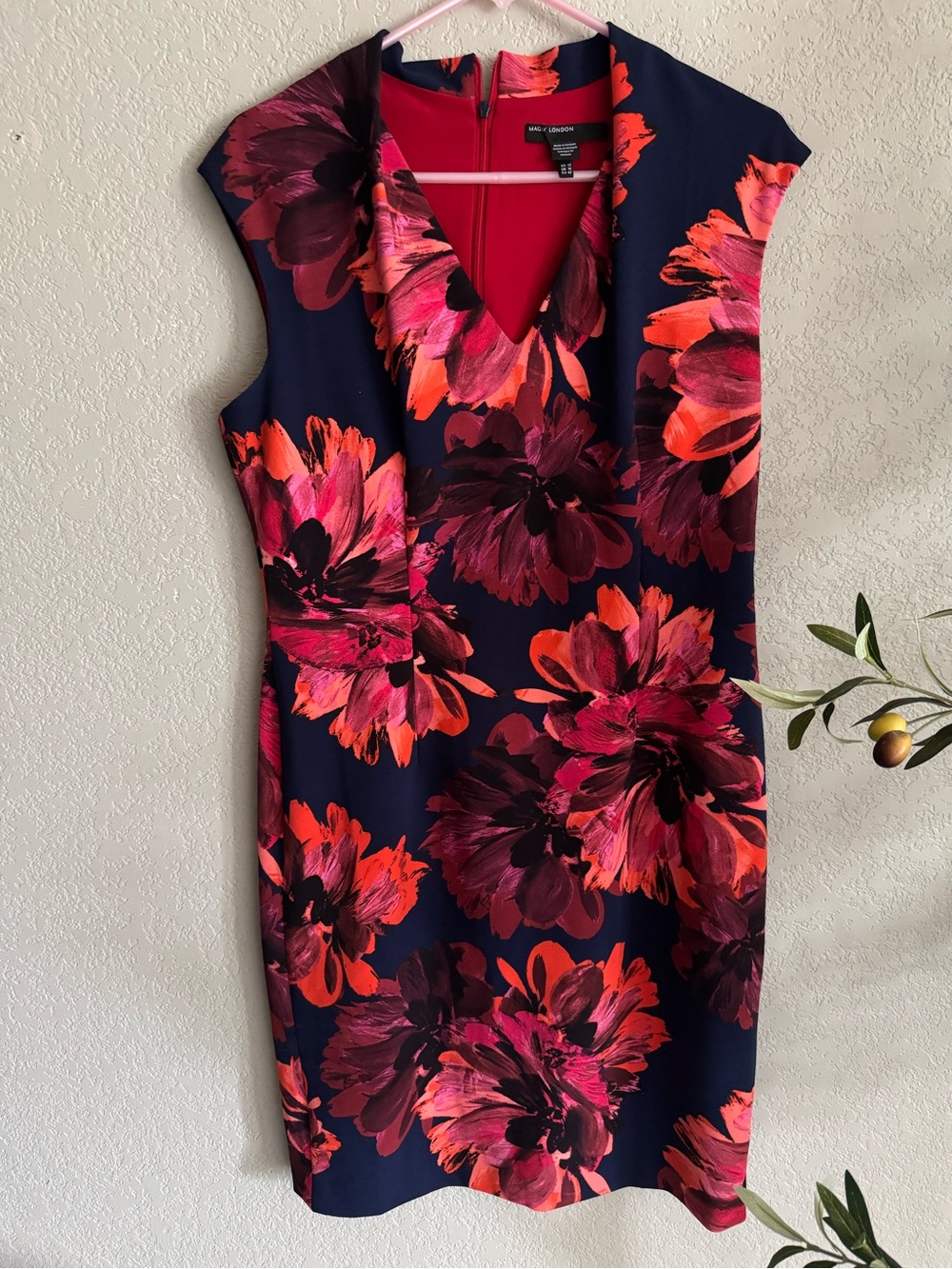 Maggy London Dress Womens 12 Navy Pink Floral V Neck Sheath Cocktail Wedding Gue